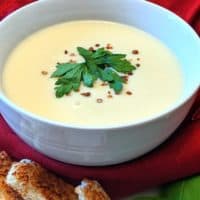 A luxurious green cabbage and rice potage recipe with pepper and bread crust.