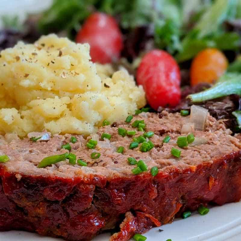 Low sodium meatloaf with double boiled potatoes and a salad.