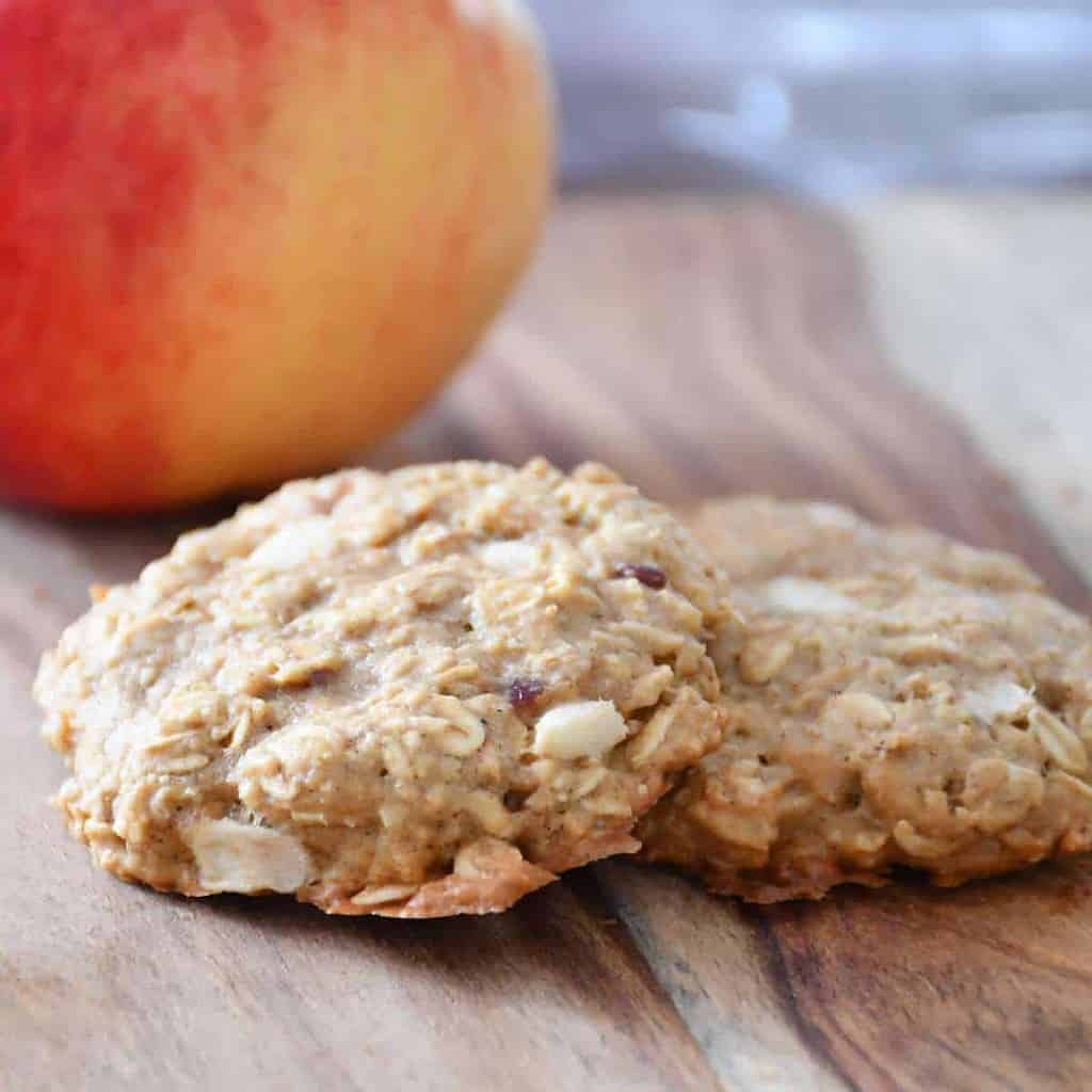 Featured recipe of soft and crispy apple oatmeal cookies.