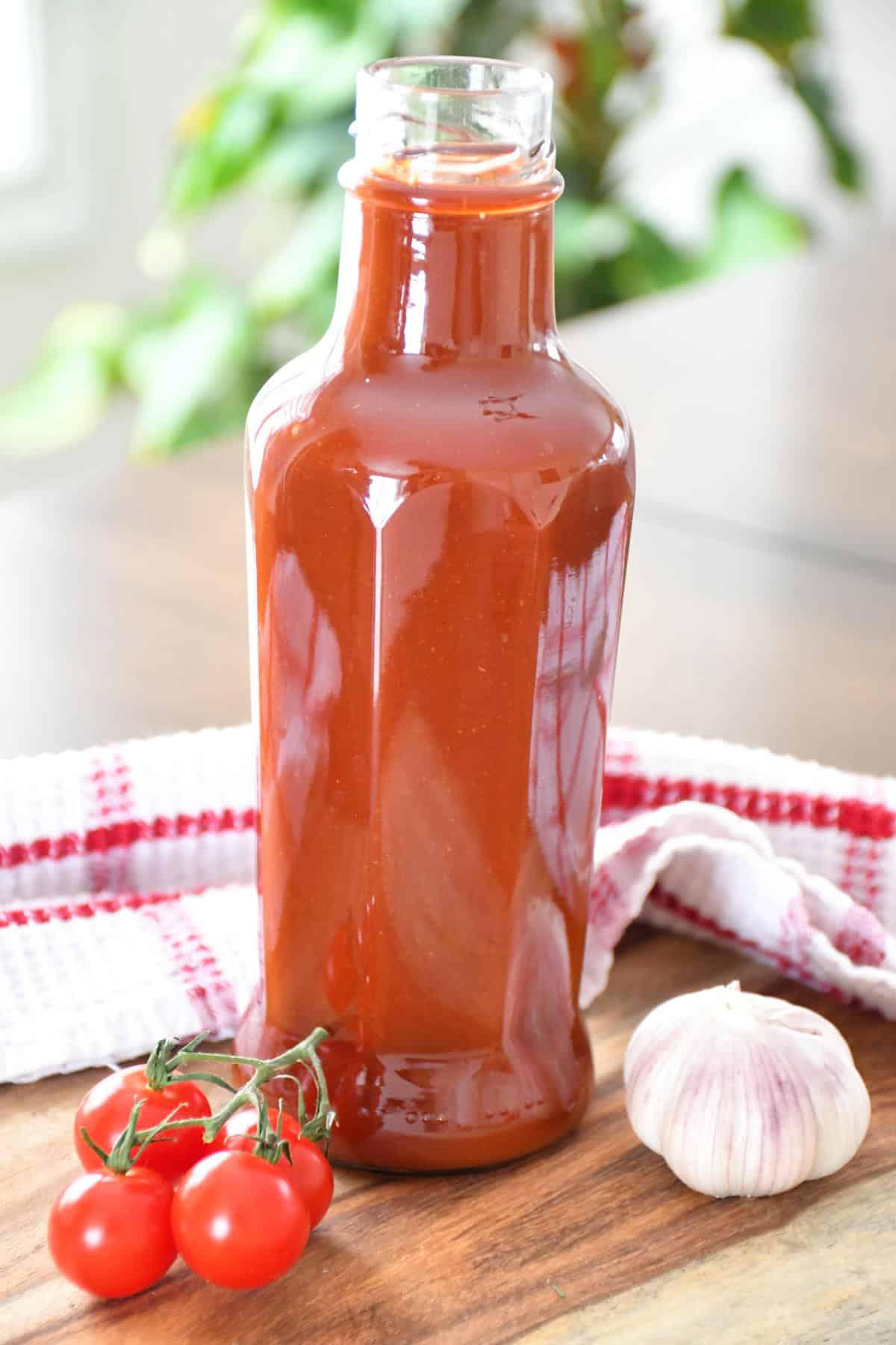 A simply delicious low sodium BBQ sauce in a good old recycled glass bottle.