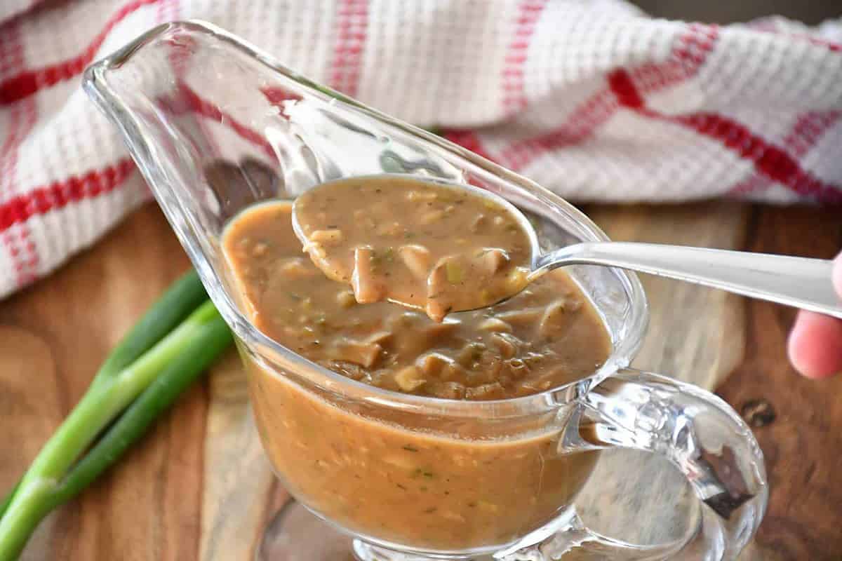 A delicious low sodium mushroom sauce made with herbs and green onion.